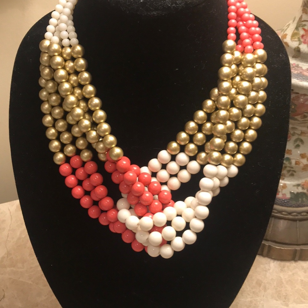 Beautiful beaded coral/creme/gold knot necklace🌟